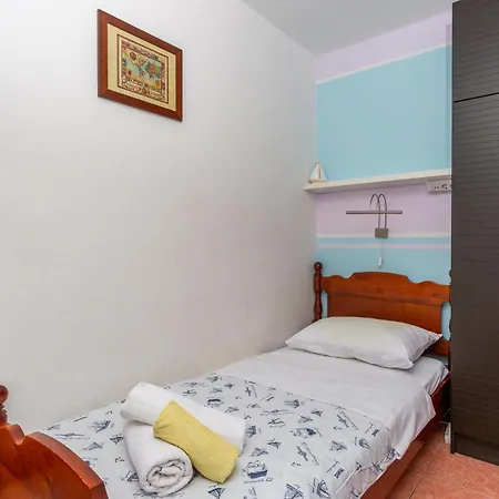 3 Bedroom Stunning In Krk Apartment