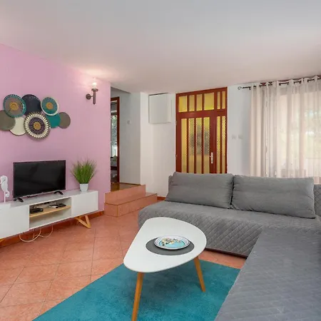 3 Bedroom Stunning In Krk *