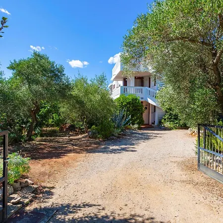 3 Bedroom Stunning In Krk Apartment *