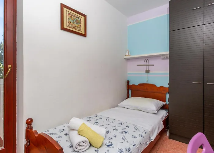 3 Bedroom Stunning In Krk Apartament