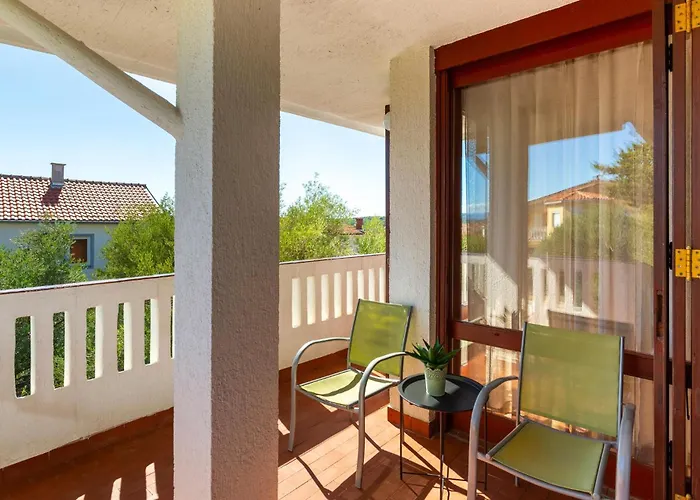 3 Bedroom Stunning In Krk Apartament Veglia