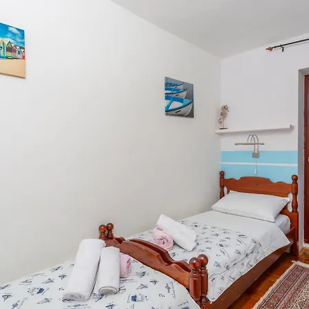 3 Bedroom Stunning In Krk קרק