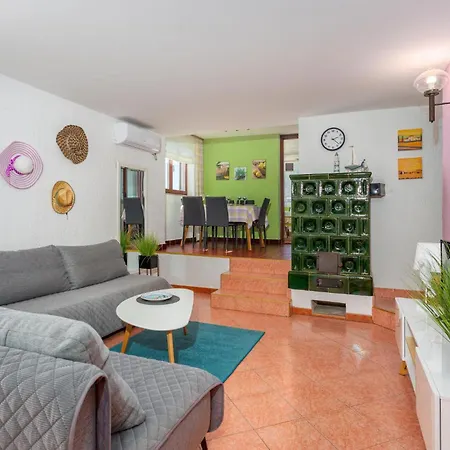 3 Bedroom Stunning In Krk كرك