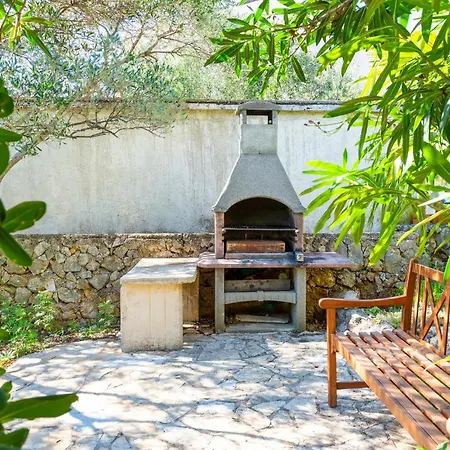 3 Bedroom Stunning In Krk شقة كرك